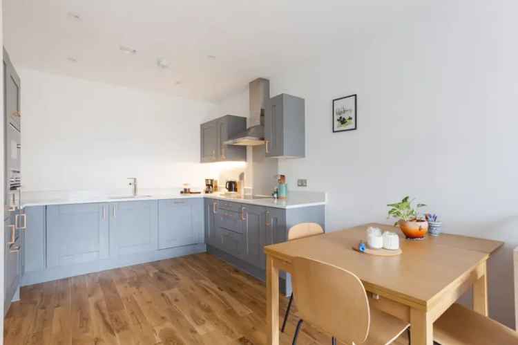 1 Bedroom Flat for Sale Near Wandsworth Common