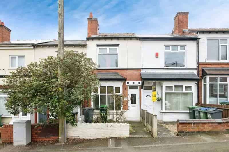 Smethwick Family Home Near Bearwood High Street