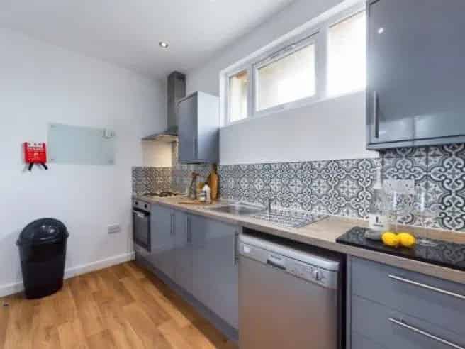 9 Bedroom House Share to Rent