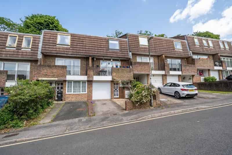 3 Bedroom Terraced House for Sale in West Wimbledon