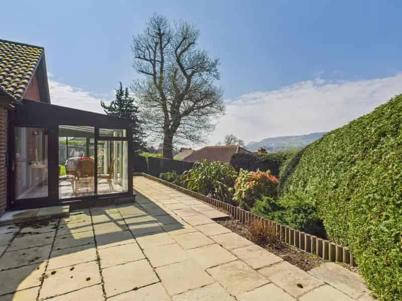 2 Bed Detached House for Sale Outstanding Views