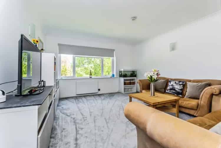 First Floor Apartment For Sale Two Double Bedrooms Modern Bathroom