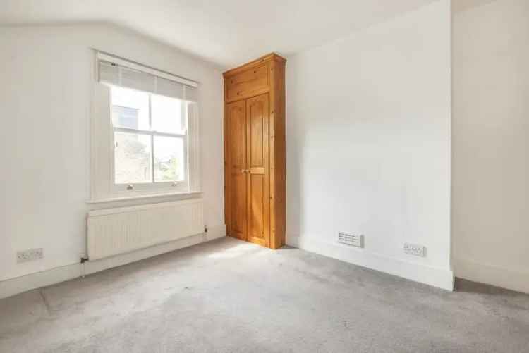 2 Bedroom Flat to Rent Near Clapham South and Common Stations