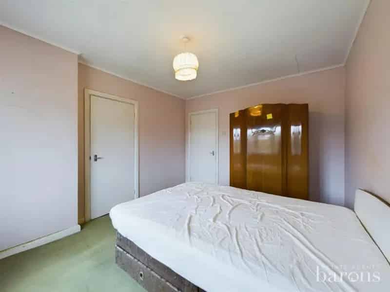 4 Bed Detached House for Sale in Basingstoke