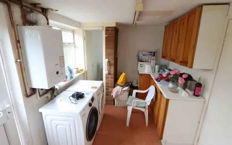 5 bed house for sale