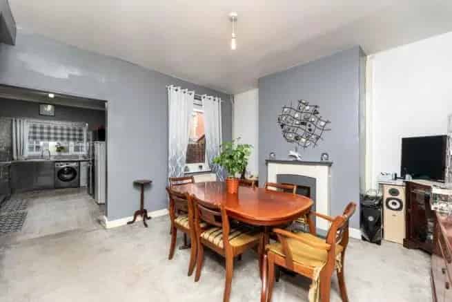 Three Bedroom End Terrace House - Rental Investment Opportunity