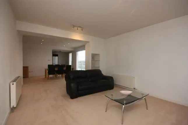 Flat to rent in Meadowside Quay Walk, Glasgow G11