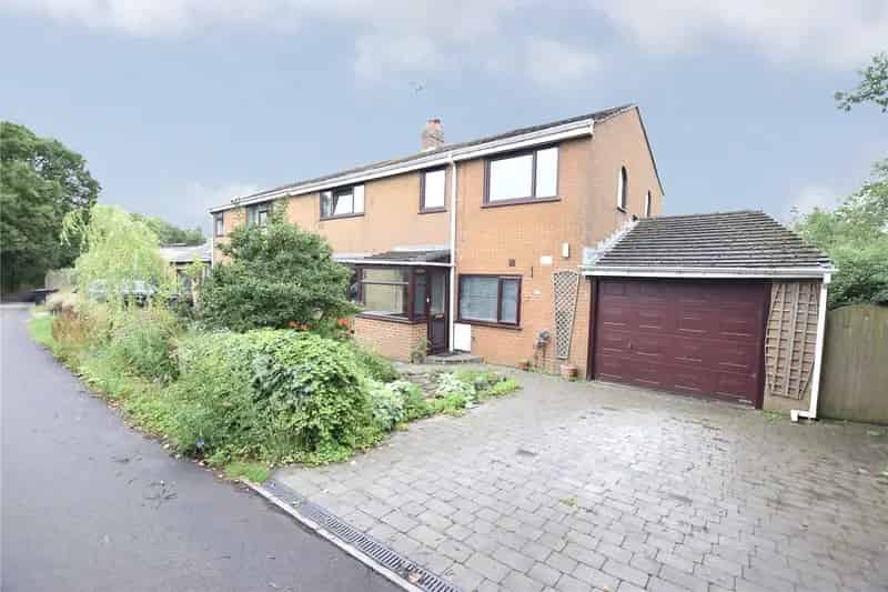 Beautiful Family Home with Open Views and Modern Kitchen