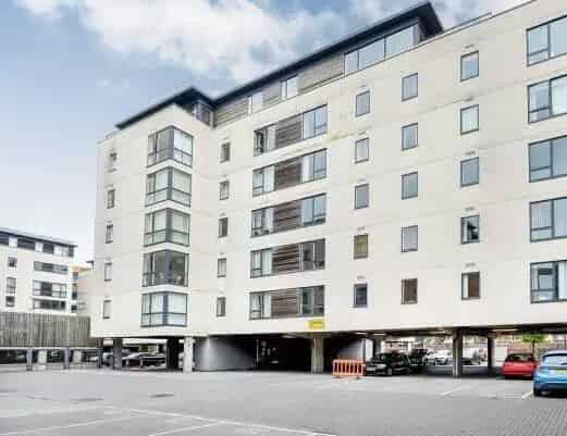 2 Bedroom Apartment to Rent in Electra House
