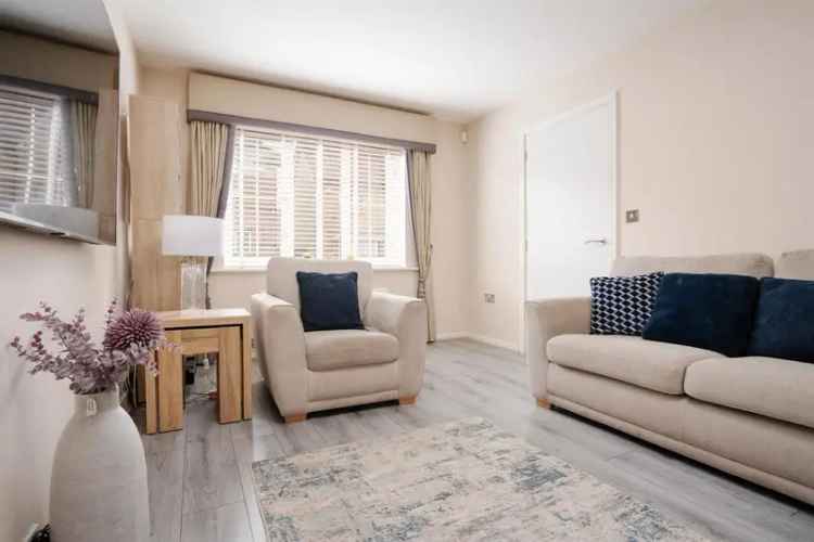 3 Bedroom Semi-Detached House to Rent