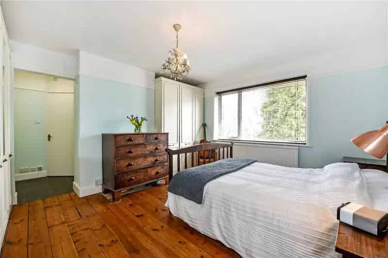 5 Bedroom House Winchester Large Garden Garage Family Home