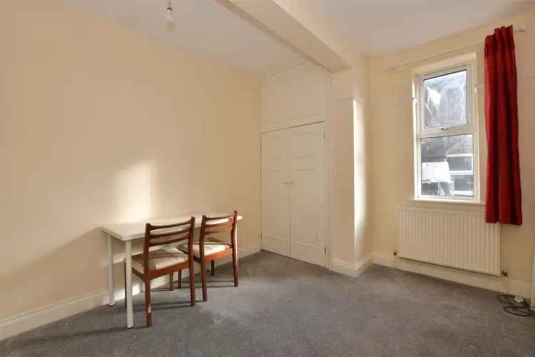 2 Bedroom Flat for Sale - Modern Auction