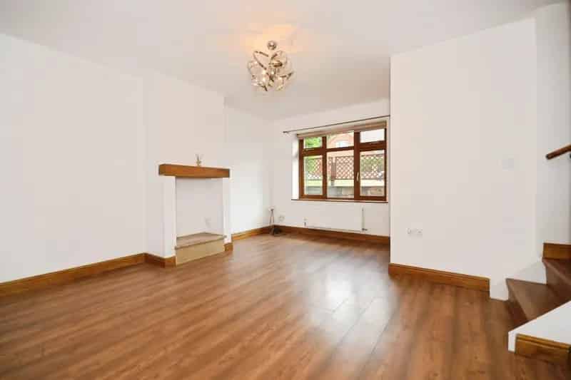 2 Bedroom Detached House For Sale