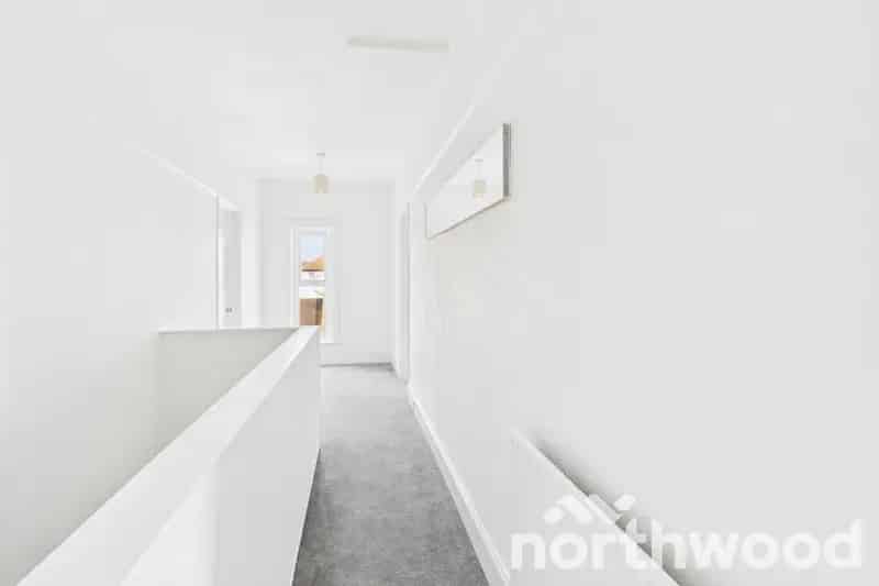 Spacious Two Bedroom Flat Hythe Coastal Retreat