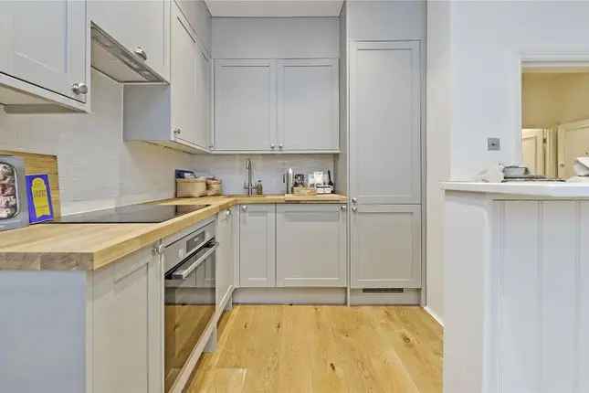 Flat to rent in Nottingham Place, Marylebone W1U