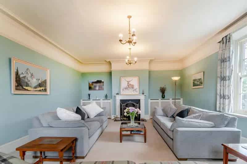 6 Bedroom Farmhouse Over 2 Acres Near York
