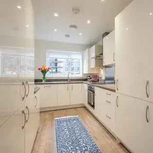 3 Bedroom House 70m² Manchester City Centre Pet Friendly
