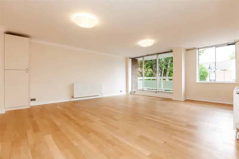 1 Bedroom Flat London Available July 2023
