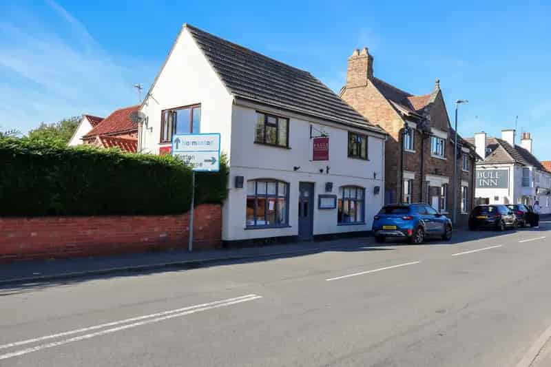 19th Century Brick Building: Restaurant & 7-Bedroom House