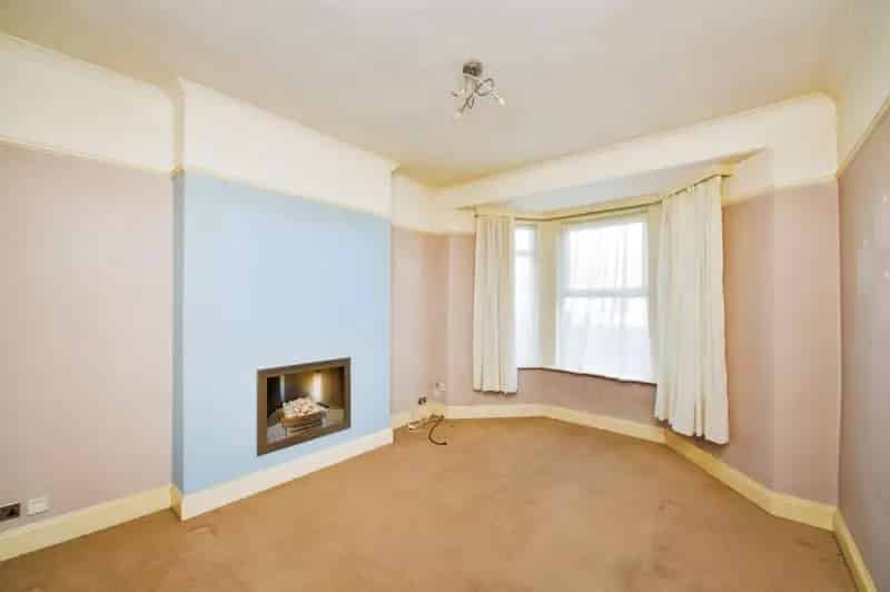 Three Bedroom Home with Double Garage Modern Method Auction