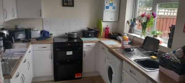 2 Bedroom House New Kitchen Bathroom Garden