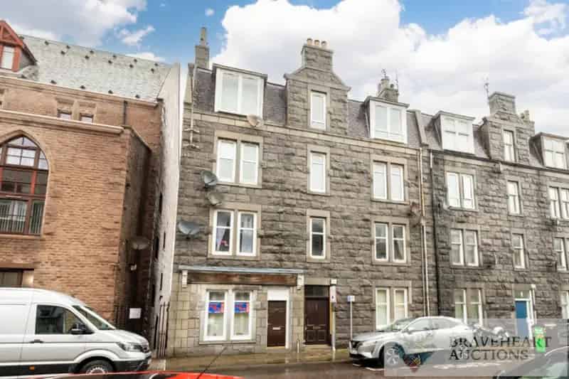 1 Bedroom Flat for Sale in Scotland