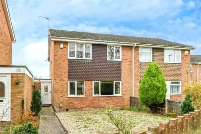 3 Bedroom Semi Detached House Putnoe Bedford