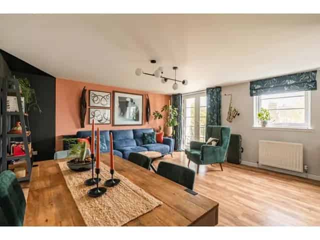 3 Bedroom Flat for Sale Stunning Views Exclusive Development