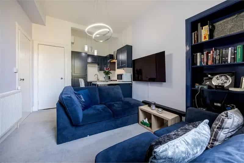 1 Bed Flat Gorgie Edinburgh - Modern Shower Room & Open Plan Living