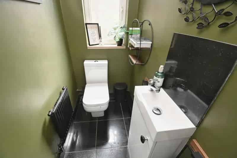 4 Bed Detached House For Sale