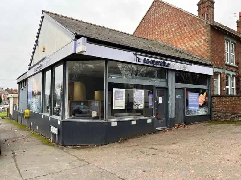 Freehold Retail Showroom Near Asda Tesco Screwfix