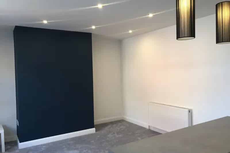 2 Bedroom Terrace House Near City Center - Newly Refurbished