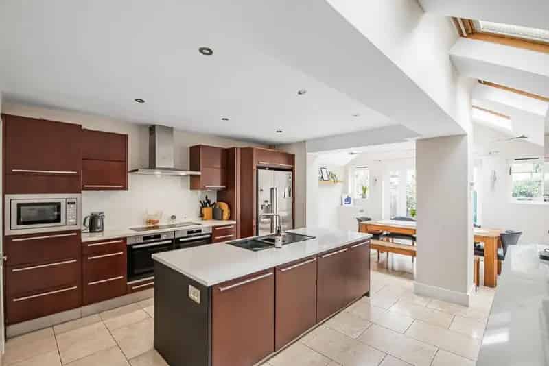 Earlsfield Period Home Near Station and Amenities
