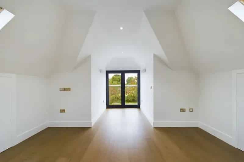 One Bedroom Flat Brondesbury Park Modern Chain Free