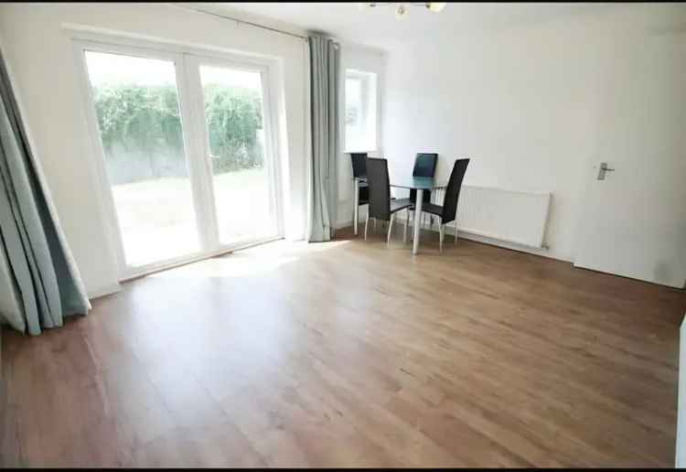 5 Bedroom Detached House to Rent London E16