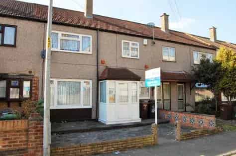 3 Bedroom House Barking Newly Refurbished Garden Off Street Parking