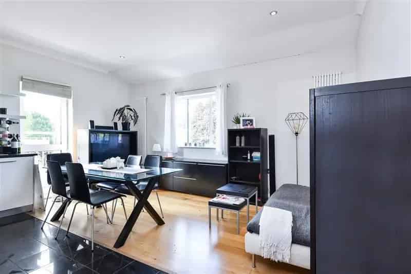 Modern 2-Bed 2-Bath Apartment Near Ealing Broadway