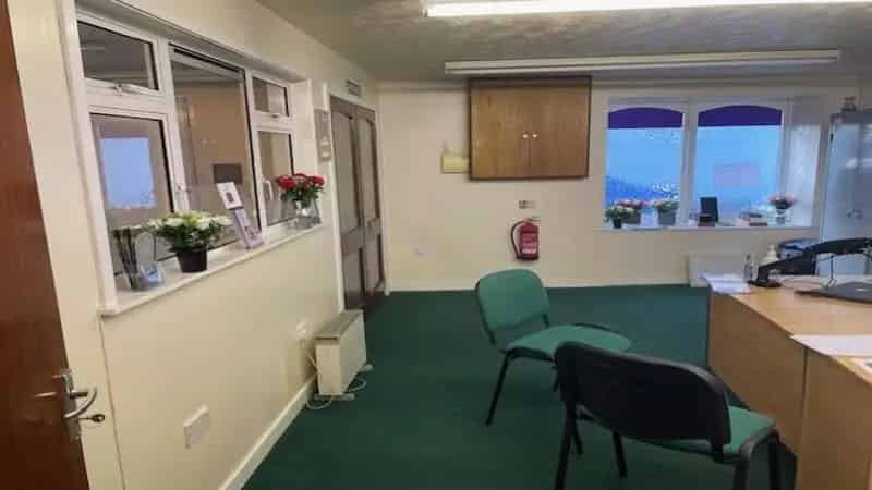Detached Single Storey Office Store For Sale