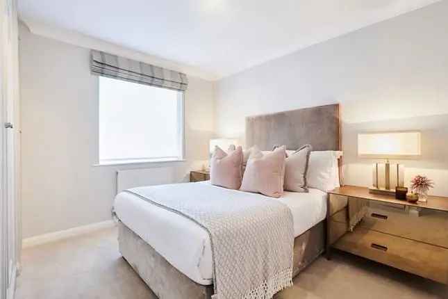 Two Bedroom Flat to Rent South Kensington 675 sq ft