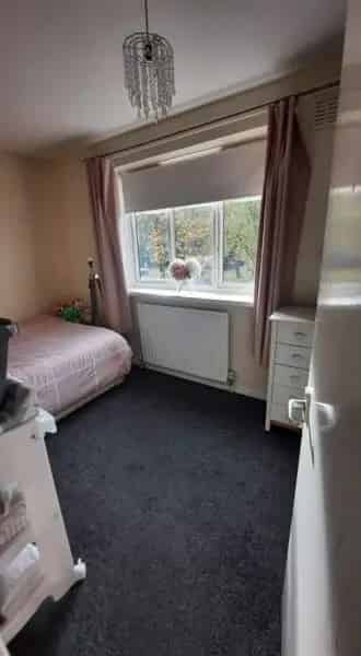 2 Double Bedroom Ground Floor Maisonette with Garden