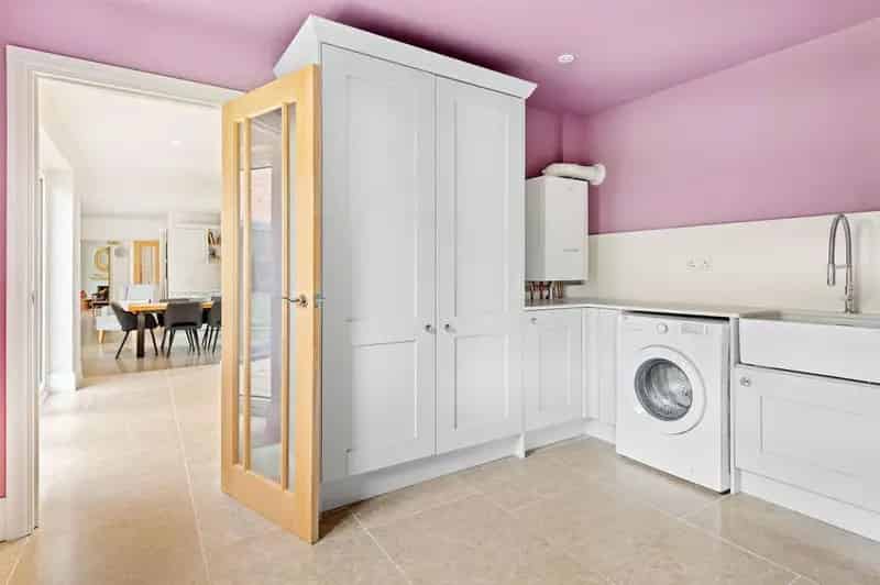 6 Bed Detached House for Sale in Old Dalby