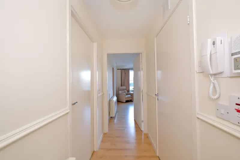 One Bedroom Ground Floor Apartment in Sheltered Housing Development
