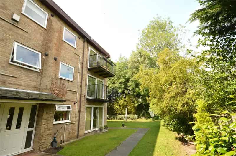 Flat For Sale , Leeds, England