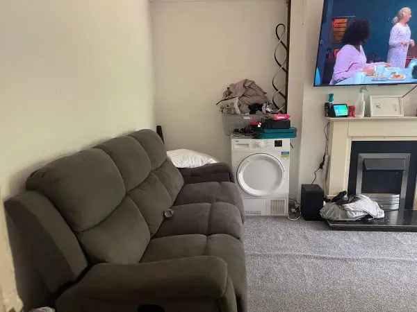 Flat For Rent in Coventry, England