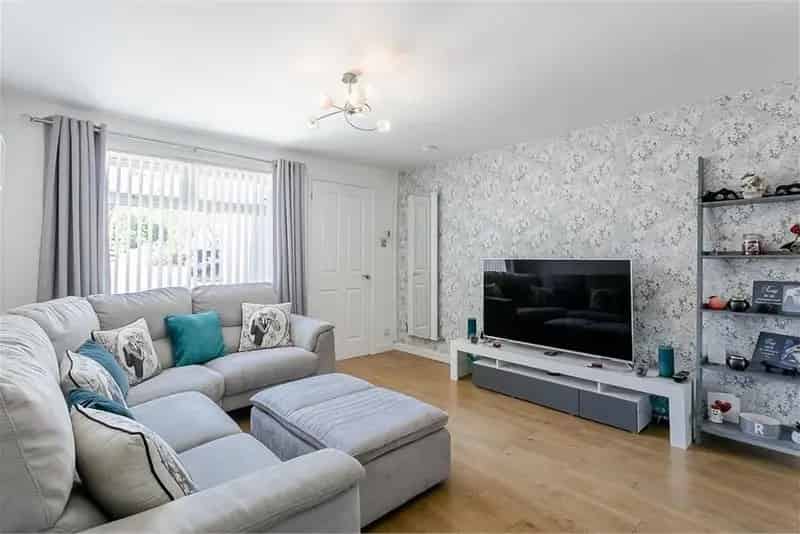 2-Bed Mid Terrace House with Driveway and Woodland Views