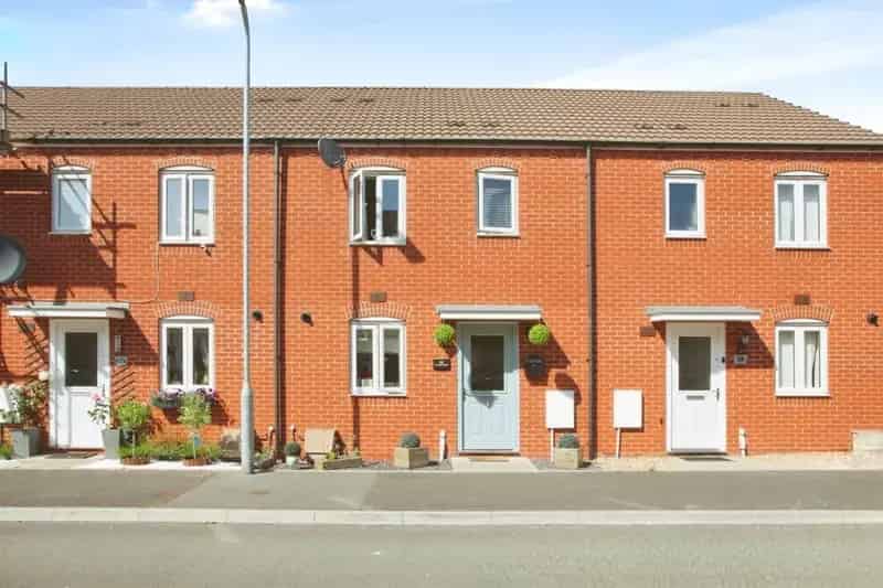 3 bedroom terraced house