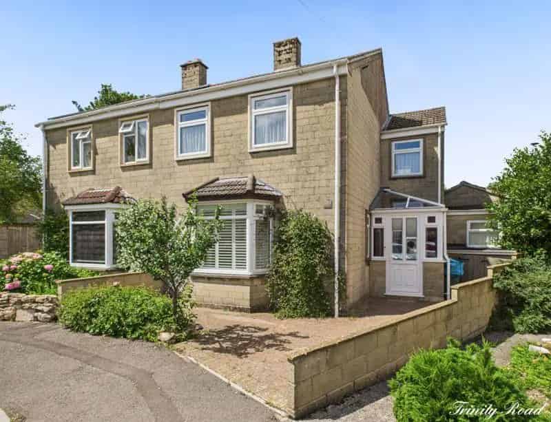 5 Bedroom Semi Detached House with Annex For Sale