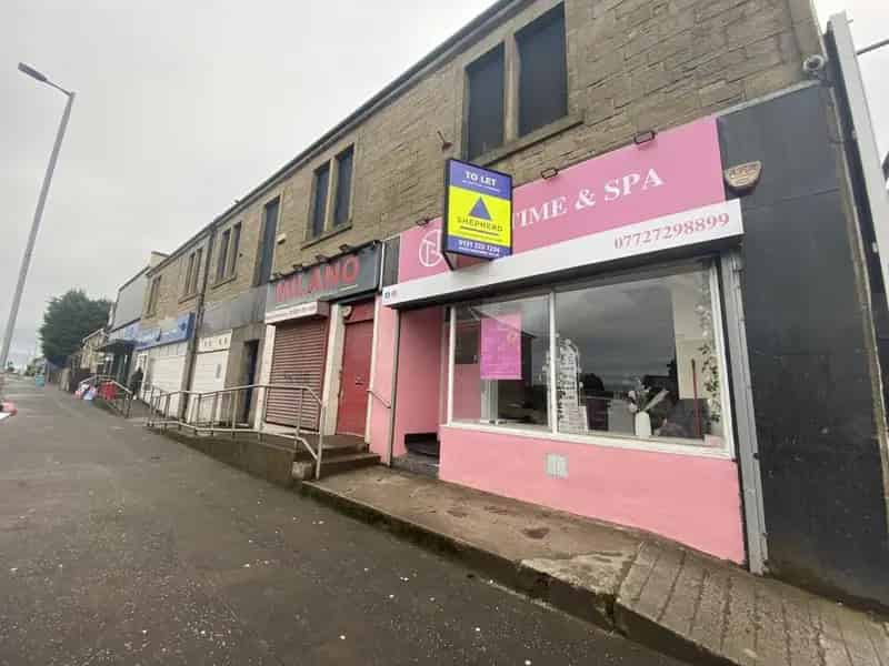 Ground Floor Commercial Unit with Free Parking