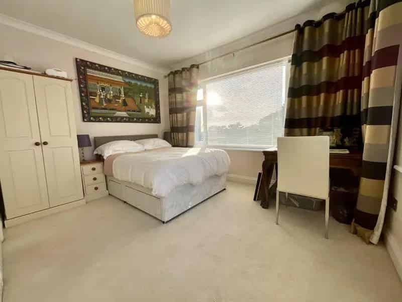 2 Bedroom Victorian Maisonette Near Boscombe Pier