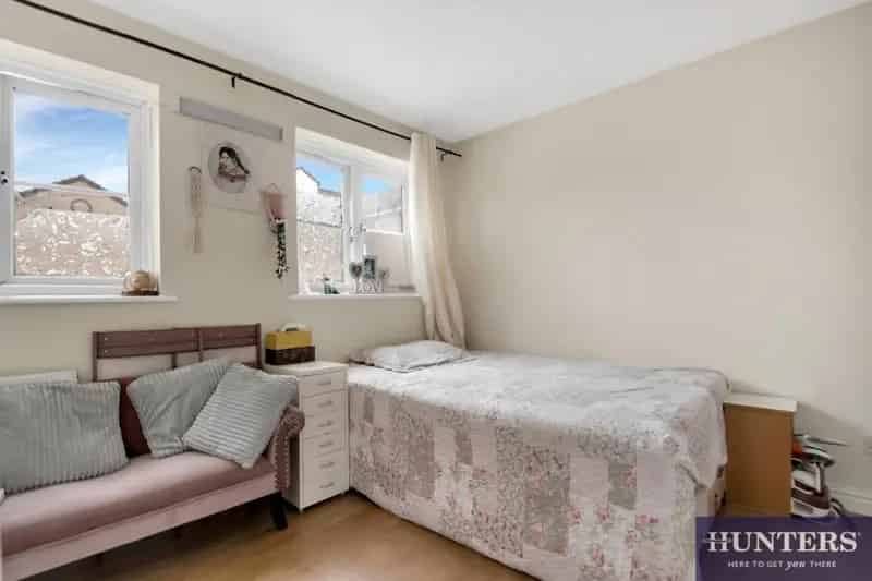 2 bedroom Flat
 For Sale 
Total Size: 622 SQ FT